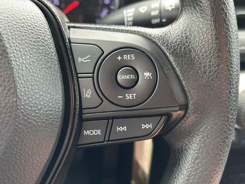 Used 2022 Toyota RAV4 LE AWD/4WD image 25