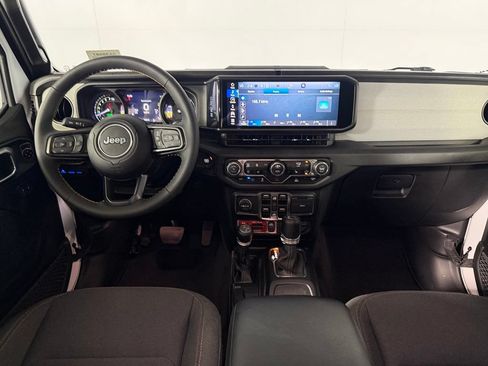 Used 2024 Jeep Wrangler Unlimited AWD/4WD image 28