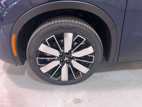 New 2025 Mitsubishi Outlander SE image 9
