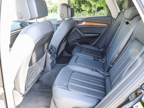 Used 2023 Audi Q5 2.0T Premium w/ Convenience Package image 17