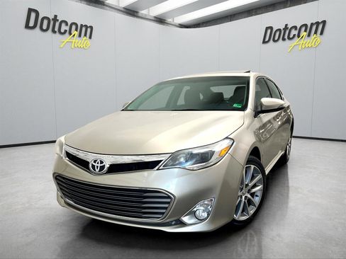 Used 2014 Toyota Avalon XLE Premium image 2