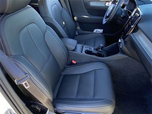New 2025 Volvo XC40 B5 Core w/ Protection Package Premier image 12