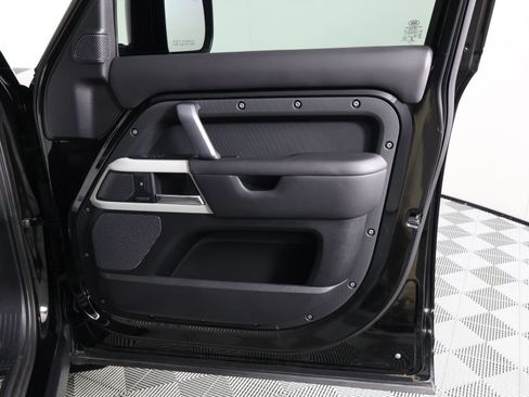 Used 2022 Land Rover Defender 110 X-Dynamic HSE AWD/4WD image 21