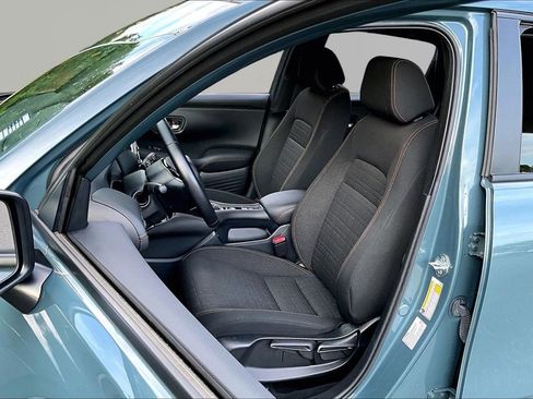 Used 2025 Honda HR-V Sport image 17