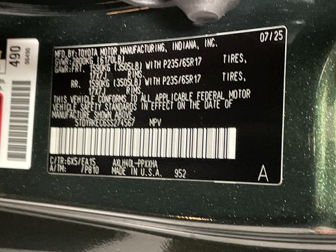 Used 2025 Toyota Sienna XLE image 36