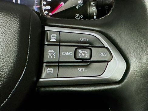 Used 2022 Jeep Compass Limited image 35