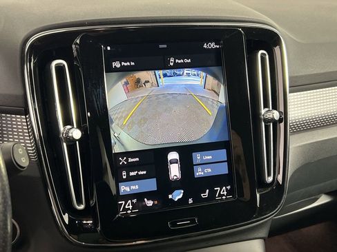Used 2021 Volvo XC40 T5 R-Design w/ Advanced Package image 24
