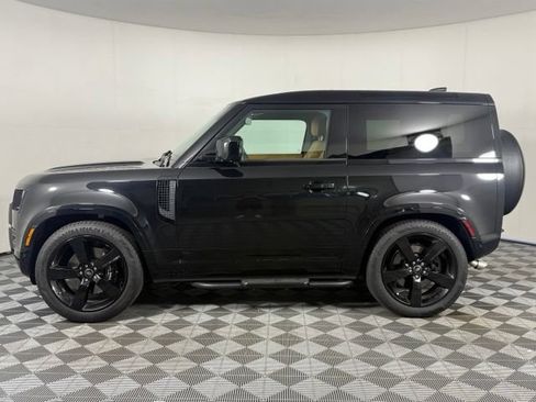 Used 2024 Land Rover Defender 90 V8 AWD/4WD image 3