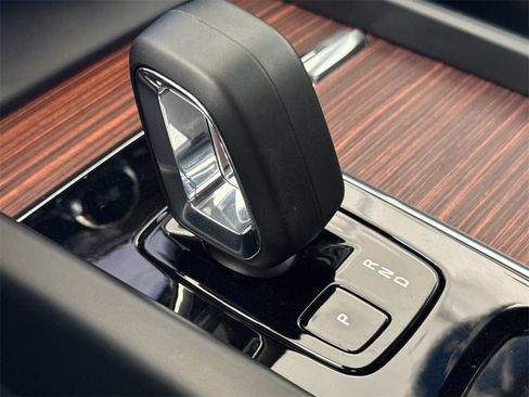 Certified 2025 Volvo V60 B5 Cross Country Plus image 21