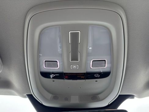 Certified 2024 Volvo XC90 B6 Ultimate w/ Protection Package Premier image 11