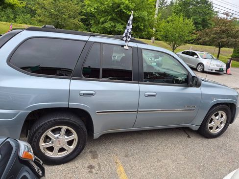 Used 2006 GMC Envoy SLT AWD/4WD image 2