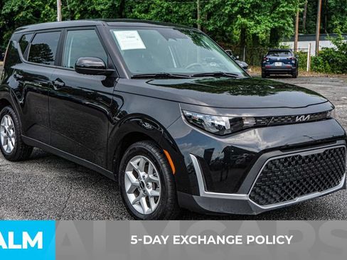 Used 2025 Kia Soul LX w/ LX Technology Package FWD image 4