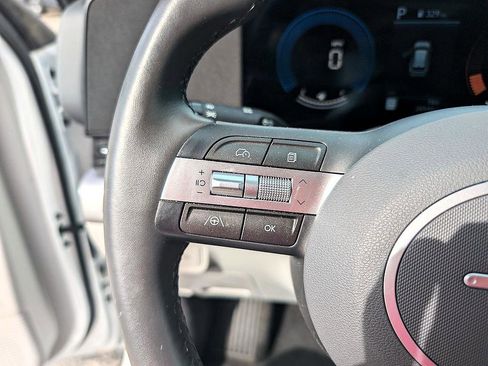 Used 2025 Hyundai Kona SEL image 19