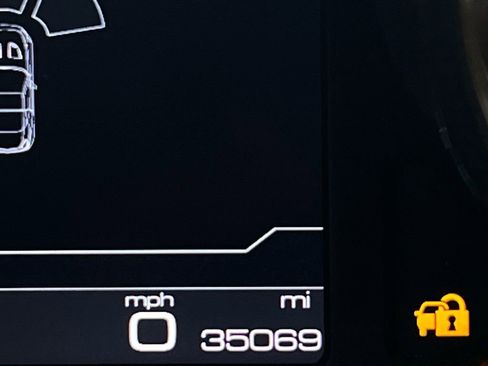 Used 2016 Ferrari California T image 18