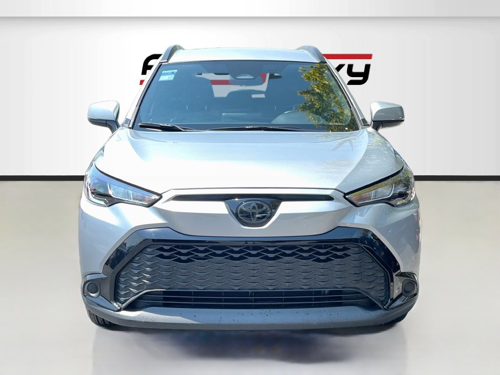 Used 2024 Toyota Corolla Cross AWD Hybrid image 2