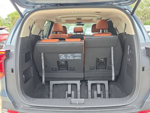 New 2027 Kia Carnival SX Prestige FWD image 11