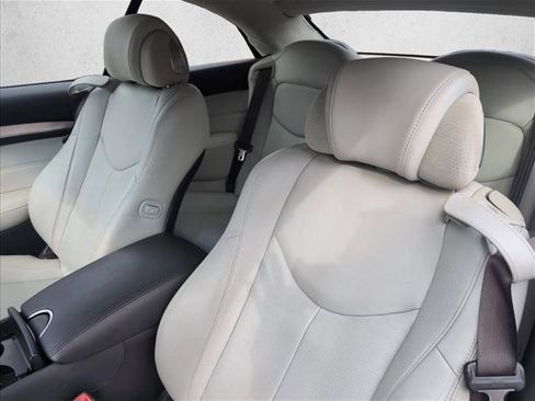 Used 2015 INFINITI Q60 Convertible w/ Premium Package image 10