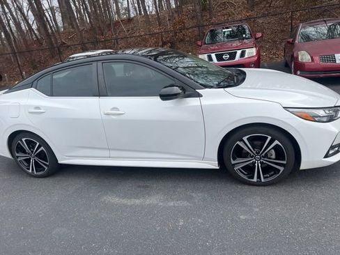 Used 2022 Nissan Sentra SR image 3