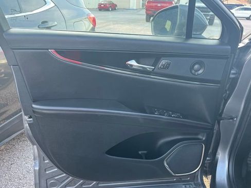 Used 2023 Lincoln Nautilus Reserve w/ Equipment Group 201A image 12