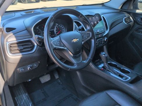 Used 2021 Chevrolet Equinox Premier w/ Redline Edition AWD/4WD image 2