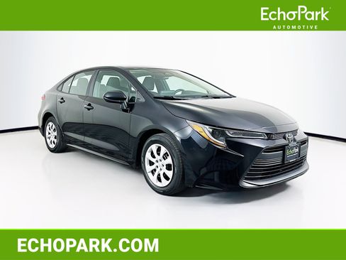 Used 2024 Toyota Corolla LE image 1