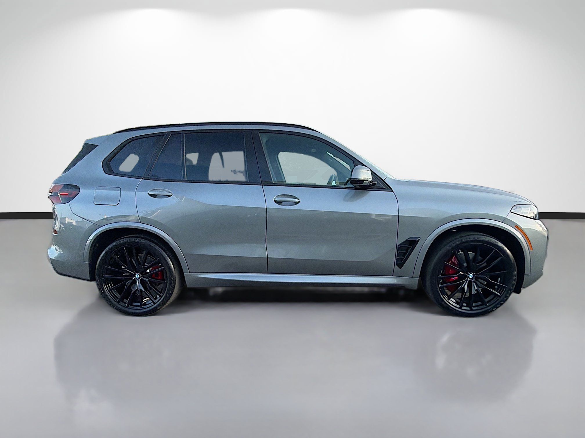 New 2026 BMW X5 xDrive40i w/ Executive Package AWD/4WD image 2