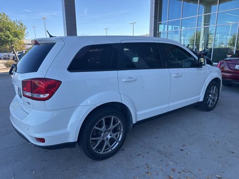 Used 2015 Dodge Journey R/T w/ Flexible Seating Group image 17