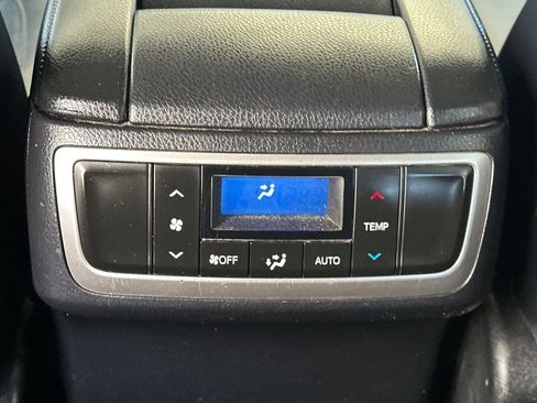 Used 2017 Toyota Highlander XLE AWD/4WD image 43