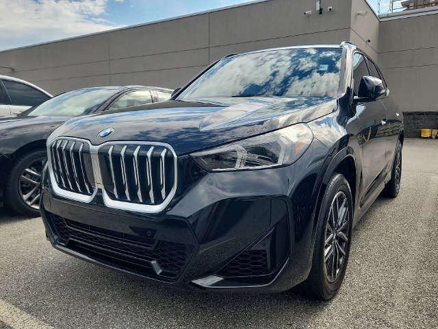 Used 2024 BMW X1 xDrive28i w/ M Sport Package AWD/4WD image 2