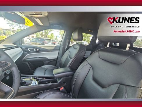 Used 2025 Jeep Compass Limited AWD/4WD image 23