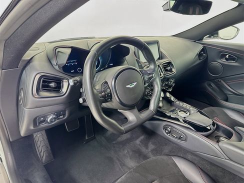 Used 2023 Aston Martin V8 Vantage Roadster image 11