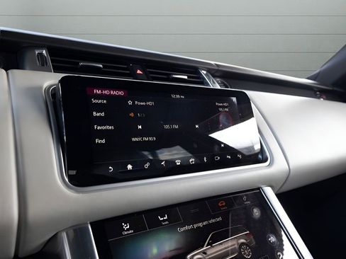 Used 2020 Land Rover Range Rover Sport SVR image 25