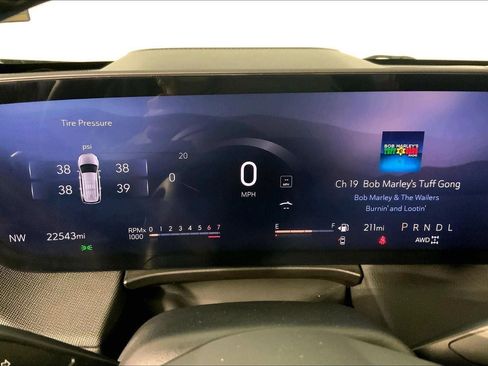 Used 2025 Buick Enclave Preferred AWD/4WD image 20