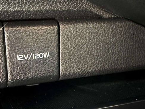 Used 2019 Toyota Camry SE FWD image 32