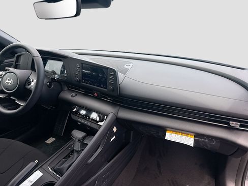New 2026 Hyundai Elantra Sport FWD image 21