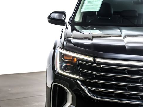 Used 2024 Volkswagen Atlas SE w/ Panoramic Sunroof Package image 15