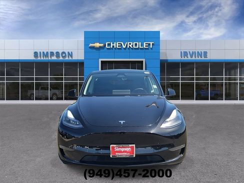 Used 2024 Tesla Model Y Long Range AWD/4WD image 3
