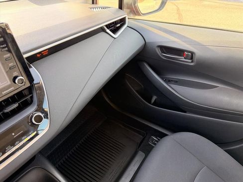 Certified 2022 Toyota Corolla LE image 14