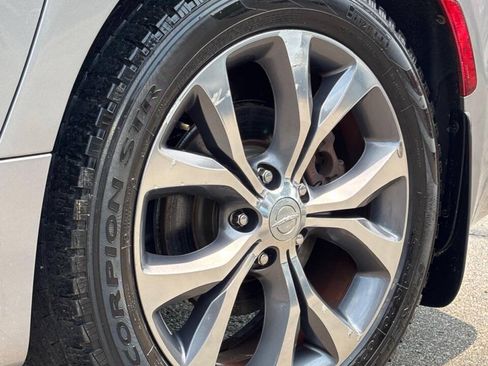 Used 2017 Chrysler Pacifica Limited FWD image 41