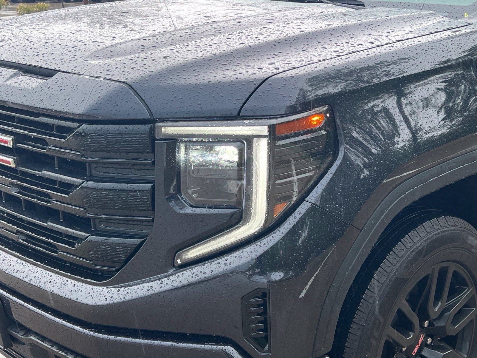 Used 2023 GMC Sierra 1500 Elevation RWD image 4