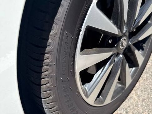 Used 2018 Nissan Altima 2.5 SL FWD image 17