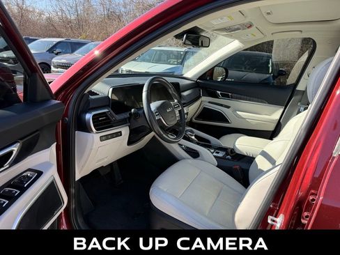 Certified 2023 Kia Telluride EX w/ EX Captain's Chair Package image 8