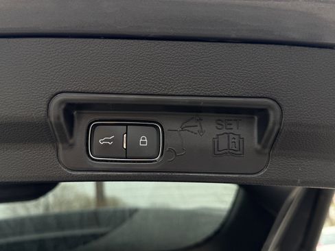 Certified 2021 Ford Explorer XLT image 9