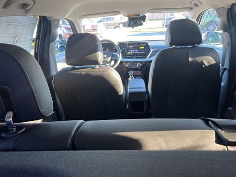 Used 2026 Chevrolet Trax LT w/ Driver Confidence Package image 9