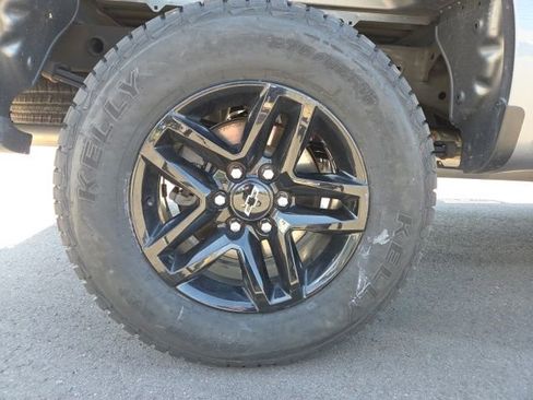 Used 2021 Chevrolet Silverado 1500 LT Trail Boss w/ Convenience Package II AWD/4WD image 11