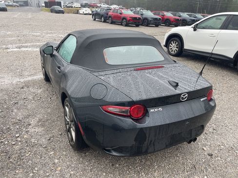 Used 2021 MAZDA MX-5 Miata Grand Touring image 4