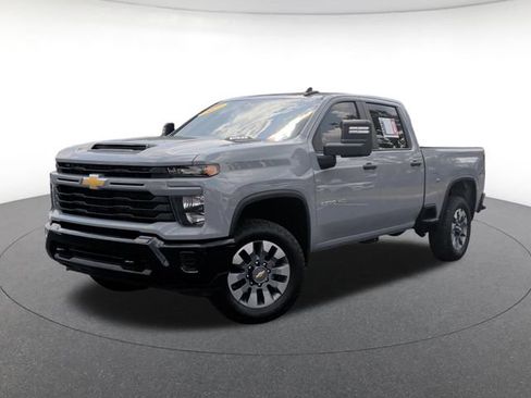 Used 2025 Chevrolet Silverado 2500 Custom AWD/4WD image 1