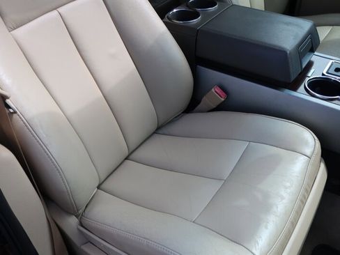 Used 2012 Ford Expedition XLT image 29