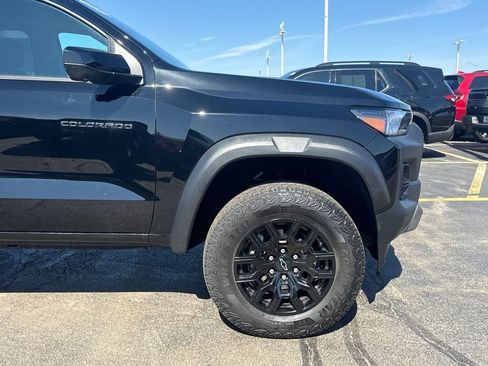 Used 2023 Chevrolet Colorado Trail Boss w/ Technology Package image 15