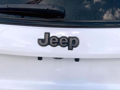 Used 2025 Jeep Compass Trailhawk w/ Trailer Tow Group AWD/4WD image 10